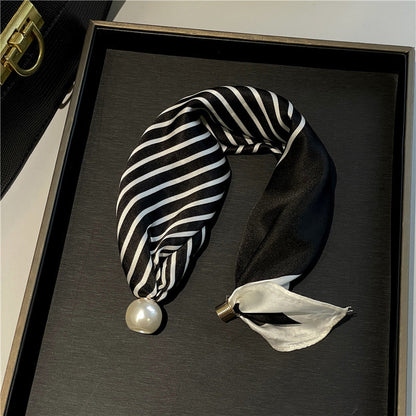 ✨ Effortless Glamour: Pop-On Pearl Necklace Scarf 🧣