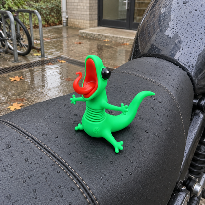 🦎🏍️ Roadside Lizard Buddy – Car & Motorcycle Decor