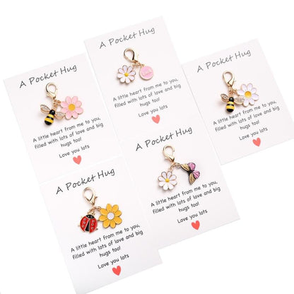 ✨20 Sets Hug Favors(🦋Butterfly, Ladybird, Flower, Bee)